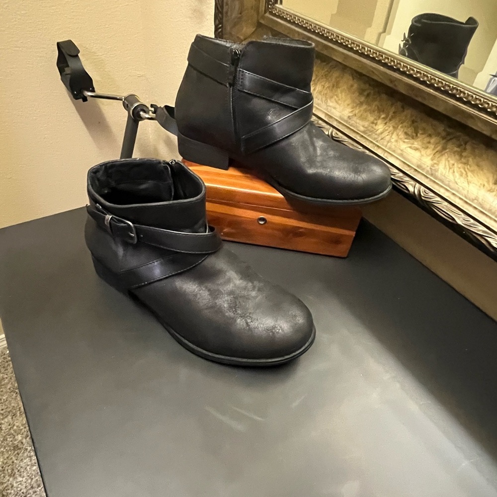 Never worn! Women's Black Ankle Boots